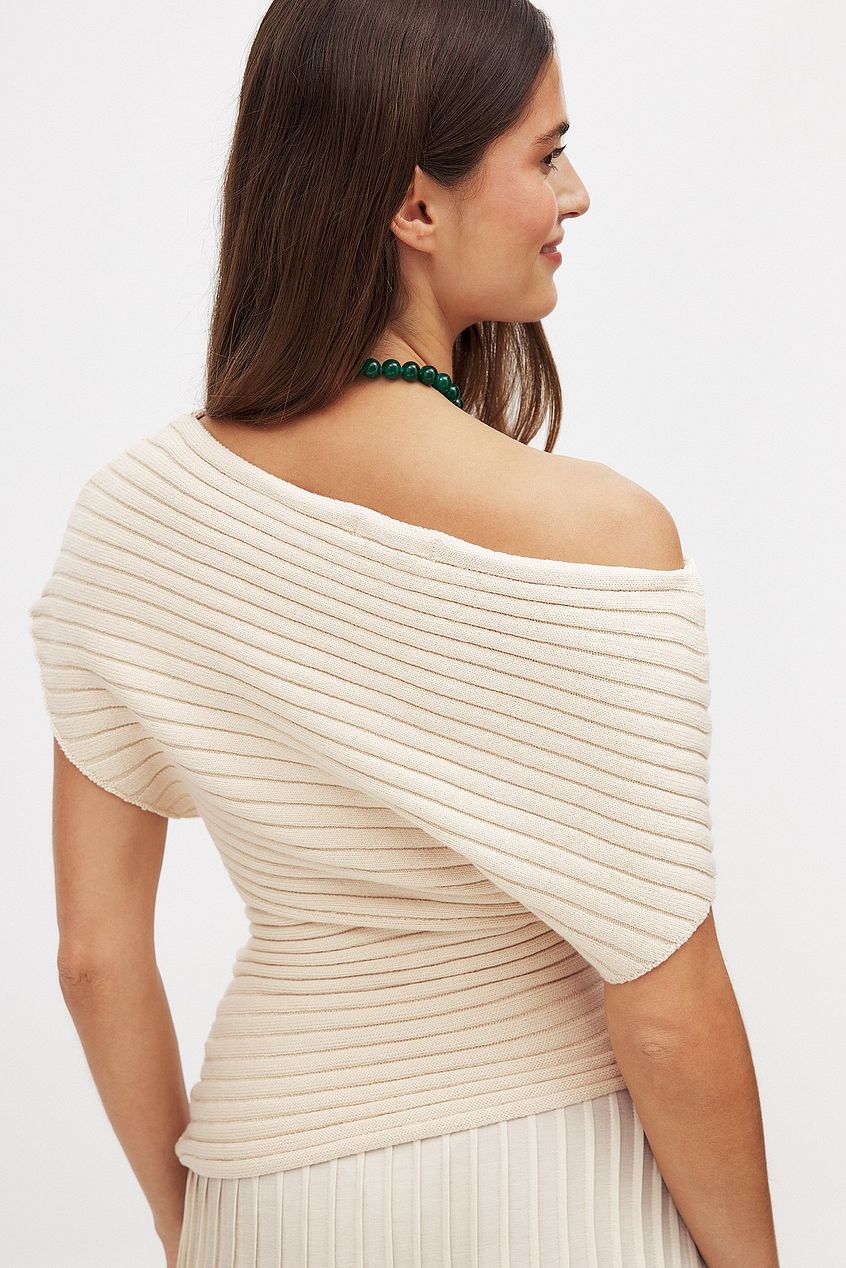 Vera Asymmetric Top